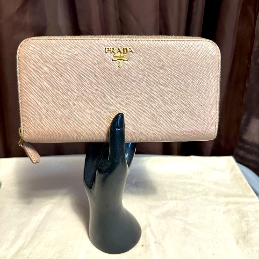 Prada long wallet. 8x4 in excellent condition.